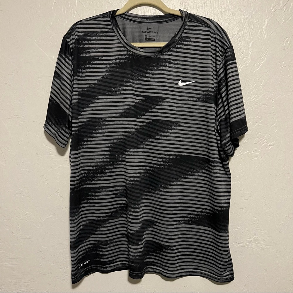 Mens The Nike Tee Black White Athletic Cut Dri Fit T-Shirt Size XXL